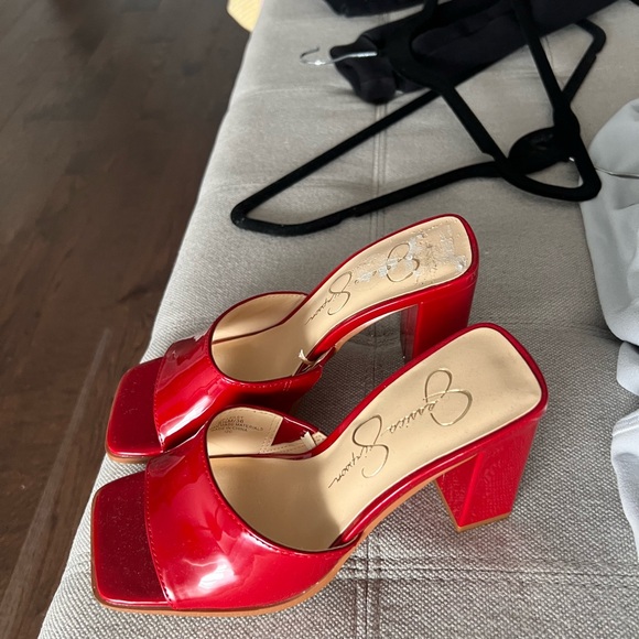 Red heels - Picture 2 of 2